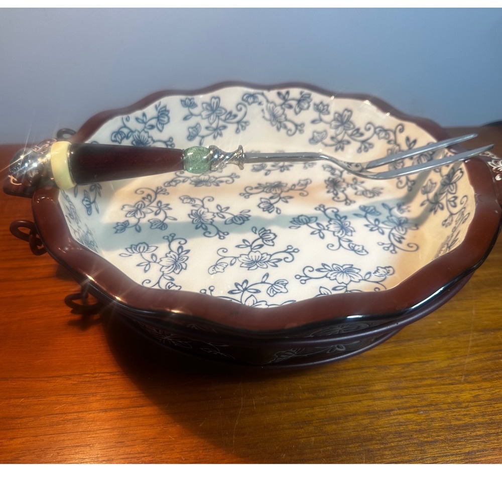 Temp-tations Floral Lace 9in Round Baker with Wire Rack and Serving Fork Brown